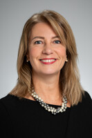 Ana Bastiani-Posner, MBA Headshot